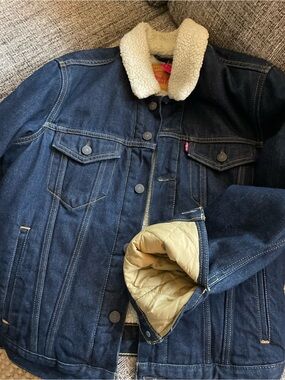 Levi's Navy Denim Jacket with Cream Sherpa Collar size S